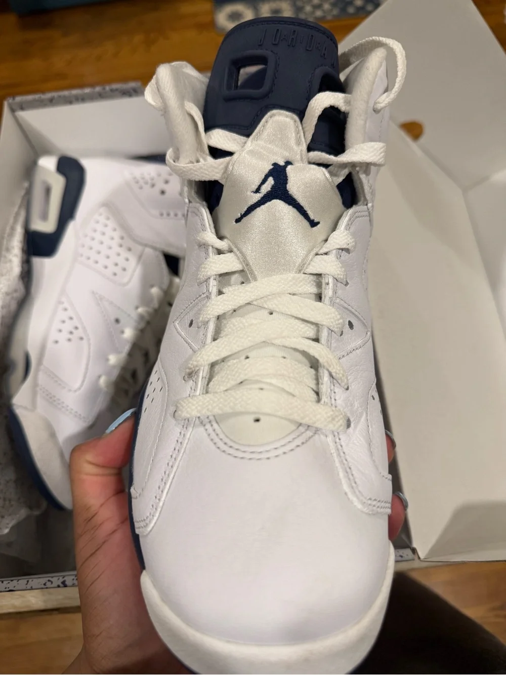 Air Jordan Retro 6 Midnight Navy Sneakers